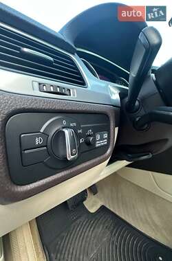 Внедорожник / Кроссовер Volkswagen Touareg 2011 в 