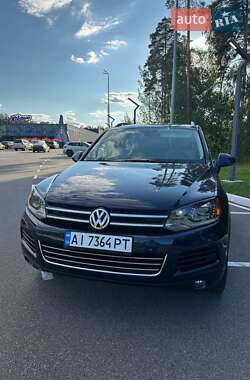 Внедорожник / Кроссовер Volkswagen Touareg 2011 в 