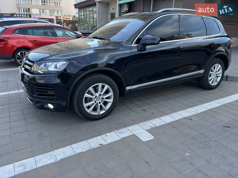 Позашляховик / Кросовер Volkswagen Touareg 2011 в Черкасах