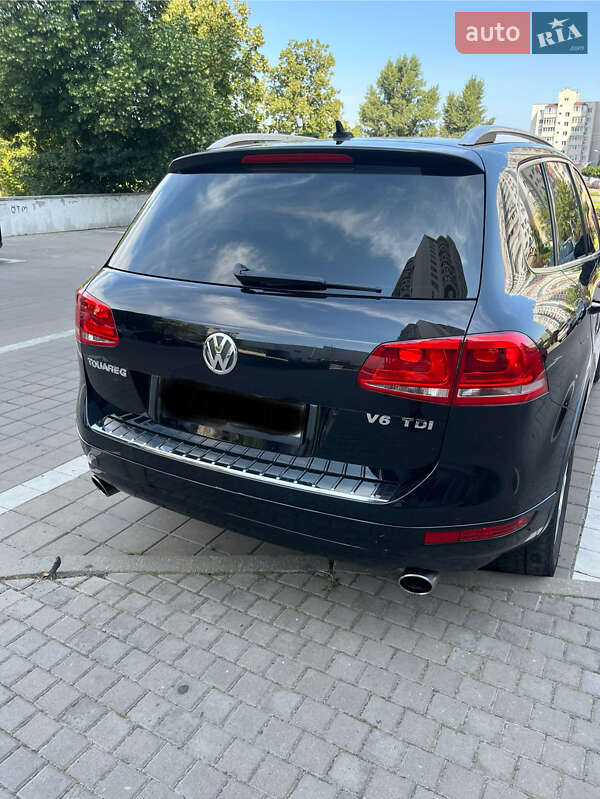 Позашляховик / Кросовер Volkswagen Touareg 2011 в Черкасах