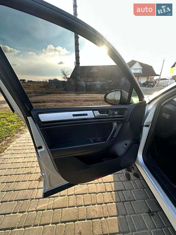Внедорожник / Кроссовер Volkswagen Touareg 2013 в Умани фото 10 Внедорожник / Кроссовер Volkswagen Touareg 2013 в Умани