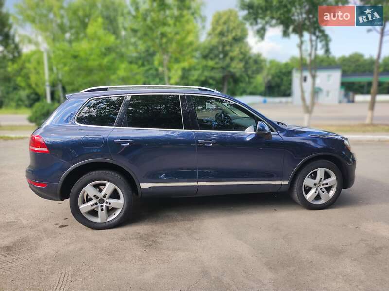 Внедорожник / Кроссовер Volkswagen Touareg 2012 в Ставище