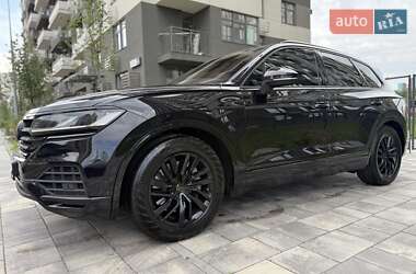 Позашляховик / Кросовер Volkswagen Touareg 2021 в Києві
