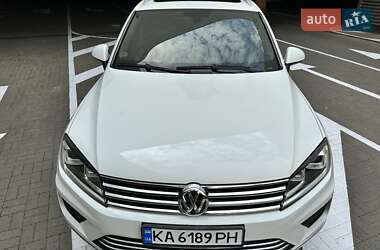 Внедорожник / Кроссовер Volkswagen Touareg 2016 в 