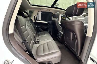Внедорожник / Кроссовер Volkswagen Touareg 2016 в 