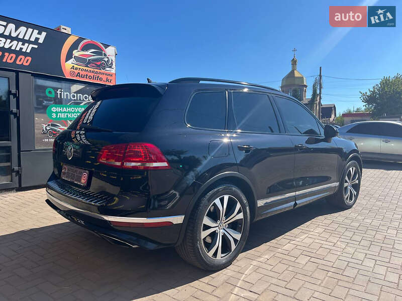 Позашляховик / Кросовер Volkswagen Touareg 2015 в Кривому Розі