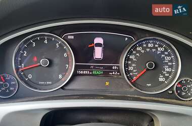 Внедорожник / Кроссовер Volkswagen Touareg 2011 в 