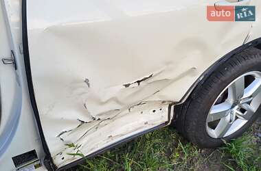 Внедорожник / Кроссовер Volkswagen Touareg 2011 в 