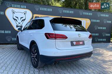 Внедорожник / Кроссовер Volkswagen Touareg 2019 в 