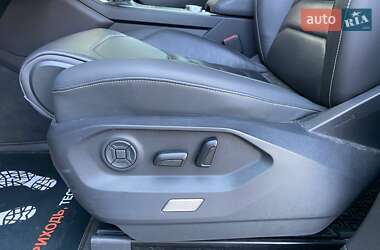 Внедорожник / Кроссовер Volkswagen Touareg 2019 в 