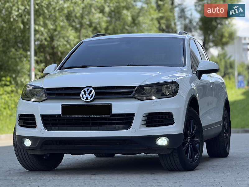 Внедорожник / Кроссовер Volkswagen Touareg 2013 в Львове
