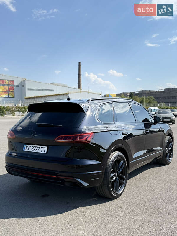 Внедорожник / Кроссовер Volkswagen Touareg 2018 в Днепре