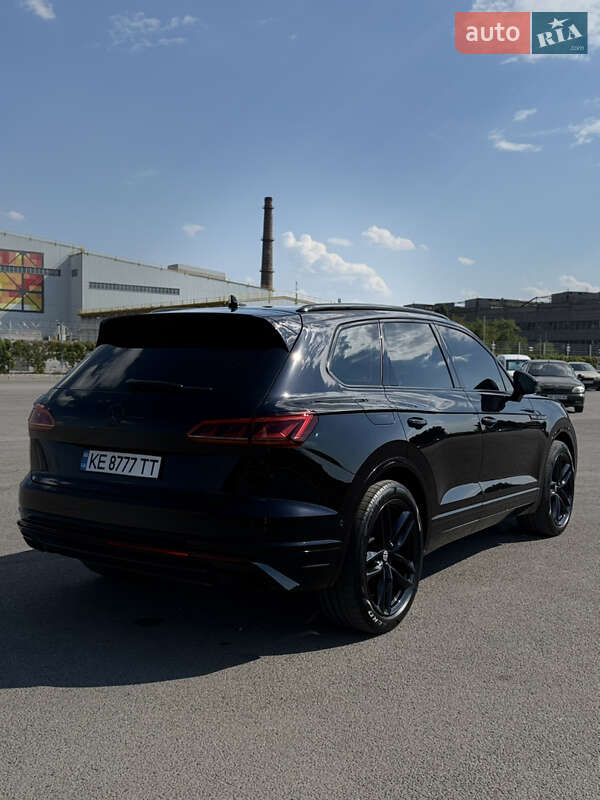 Внедорожник / Кроссовер Volkswagen Touareg 2018 в Днепре