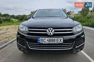 Внедорожник / Кроссовер Volkswagen Touareg 2014 в Львове