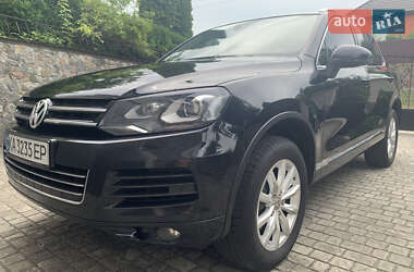 Внедорожник / Кроссовер Volkswagen Touareg 2013 в Киеве
