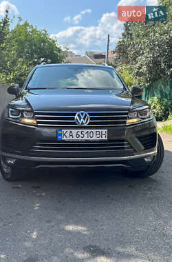 Внедорожник / Кроссовер Volkswagen Touareg 2016 в Киеве