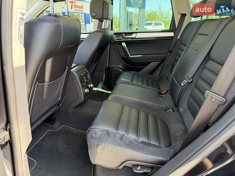 Внедорожник / Кроссовер Volkswagen Touareg 2014 в Кропивницком