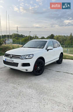 Внедорожник / Кроссовер Volkswagen Touareg 2014 в Киеве