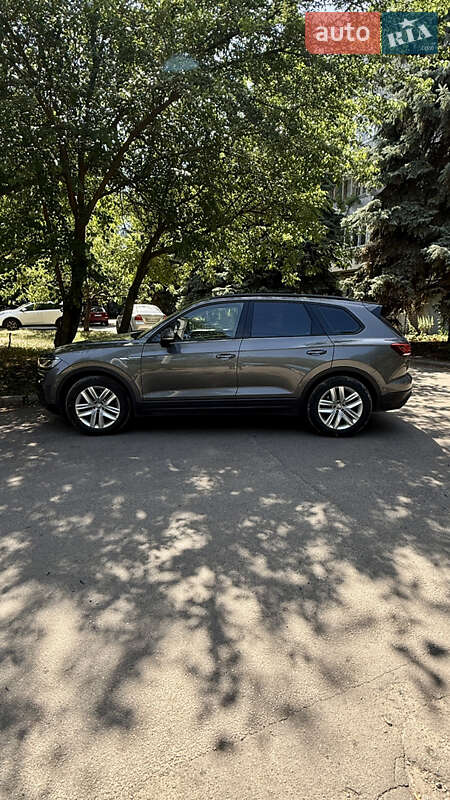 Внедорожник / Кроссовер Volkswagen Touareg 2019 в Днепре фото 2 Внедорожник / Кроссовер Volkswagen Touareg 2019 в Днепре