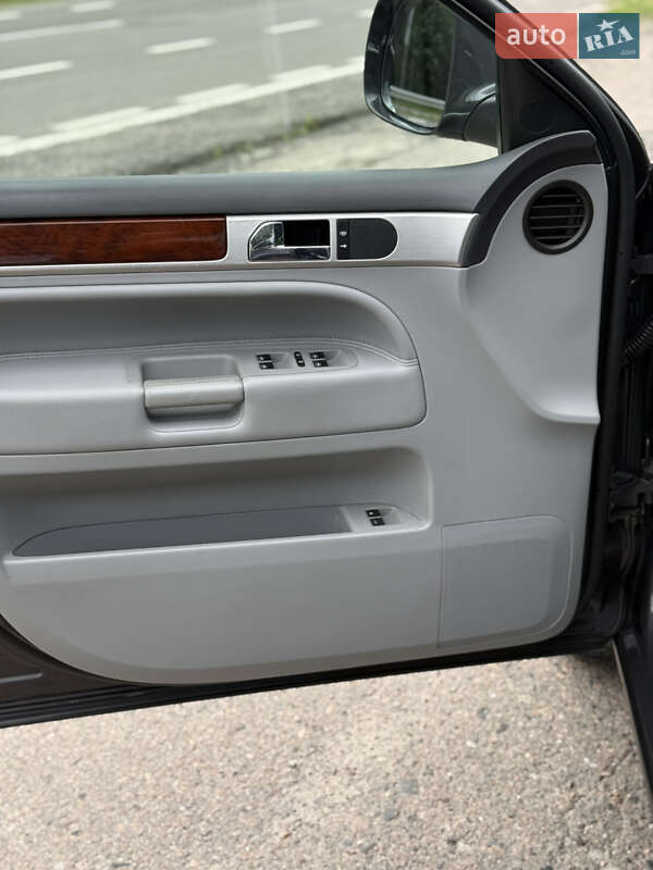 Внедорожник / Кроссовер Volkswagen Touareg 2008 в Луцке
