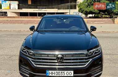 Позашляховик / Кросовер Volkswagen Touareg 2022 в Одесі