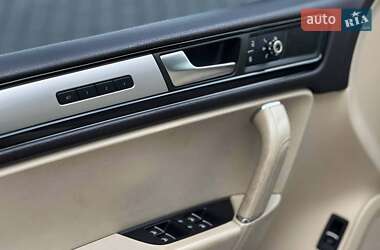 Позашляховик / Кросовер Volkswagen Touareg 2010 в 