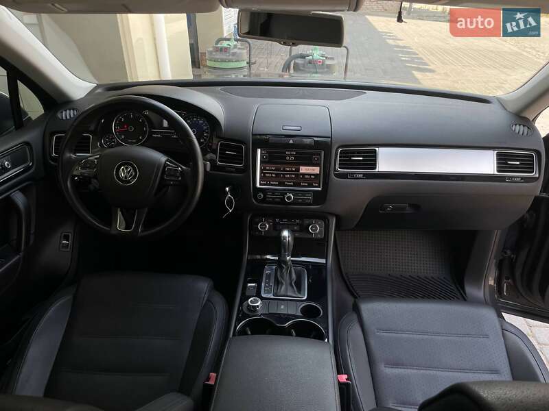 Позашляховик / Кросовер Volkswagen Touareg 2012 в Миколаєві