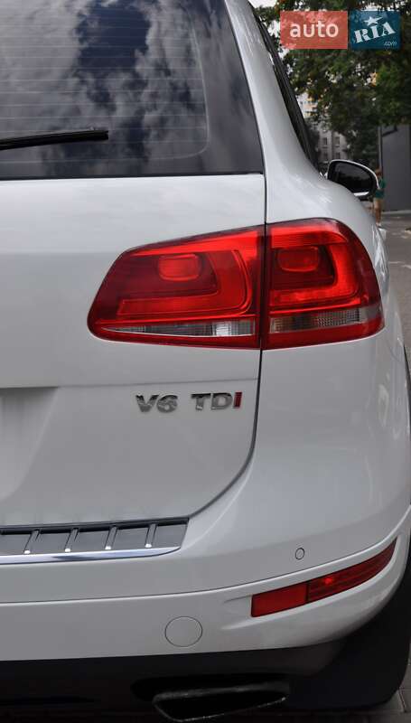 Внедорожник / Кроссовер Volkswagen Touareg 2013 в Одессе