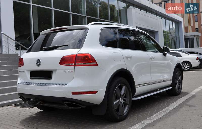 Внедорожник / Кроссовер Volkswagen Touareg 2013 в Одессе