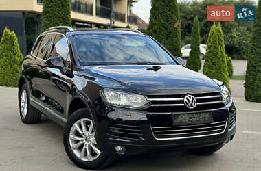 Внедорожник / Кроссовер Volkswagen Touareg 2014 в Ужгороде