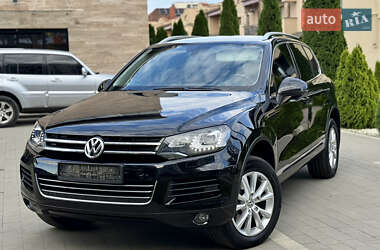 Внедорожник / Кроссовер Volkswagen Touareg 2014 в Ужгороде