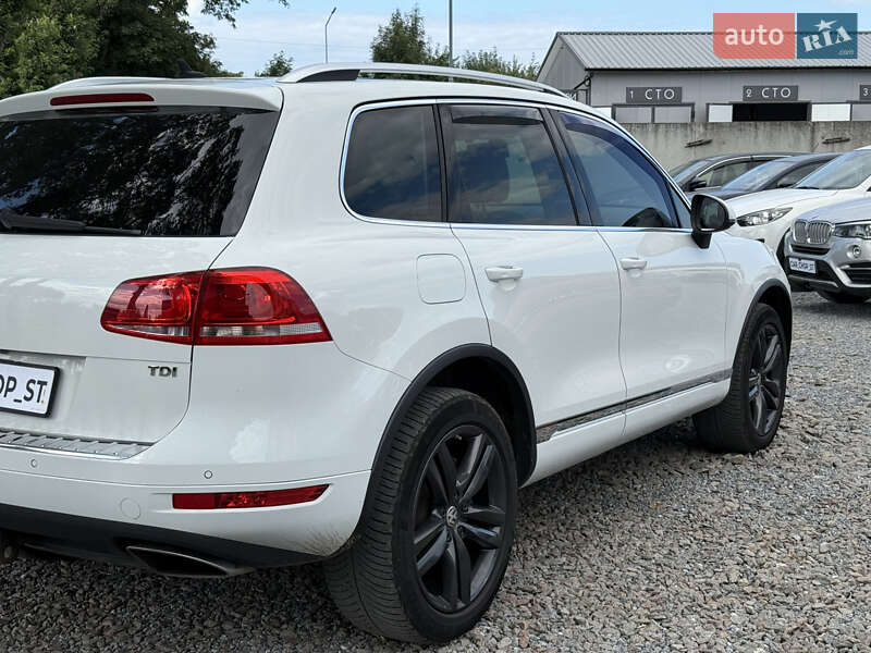 Позашляховик / Кросовер Volkswagen Touareg 2012 в Стрию