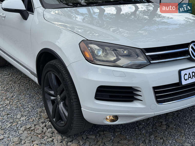 Позашляховик / Кросовер Volkswagen Touareg 2012 в Стрию