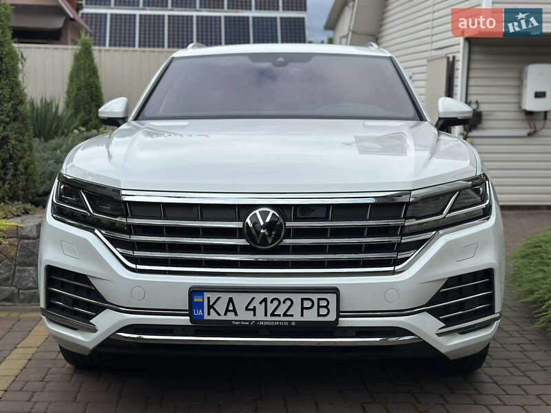 Внедорожник / Кроссовер Volkswagen Touareg 2021 в Киеве