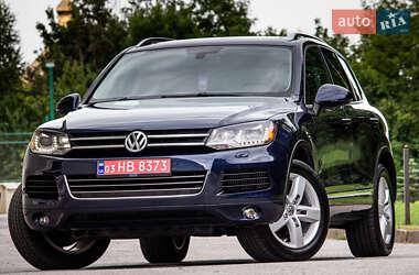 Внедорожник / Кроссовер Volkswagen Touareg 2013 в Львове
