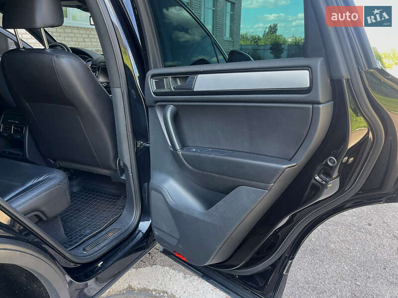 Позашляховик / Кросовер Volkswagen Touareg 2012 в Бердичеві