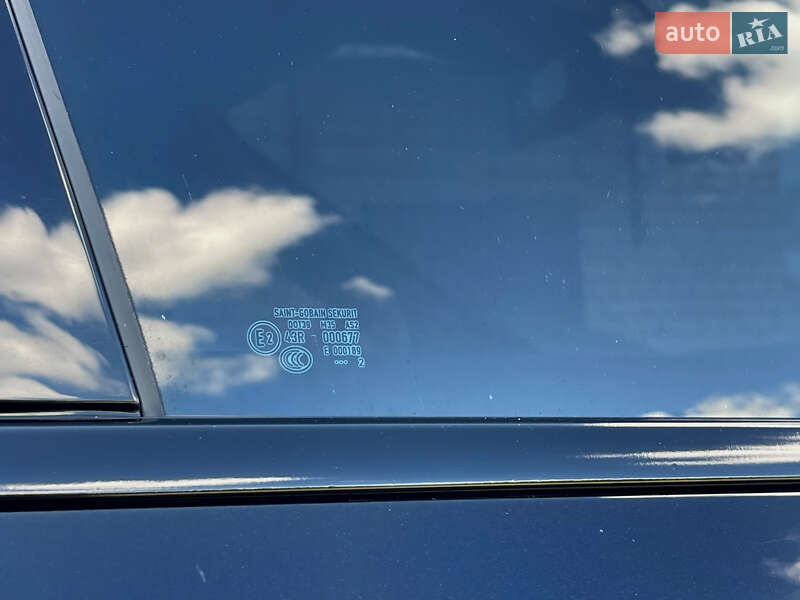 Позашляховик / Кросовер Volkswagen Touareg 2012 в Бердичеві