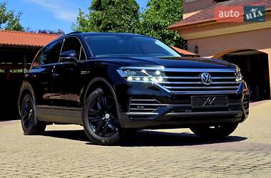 Позашляховик / Кросовер Volkswagen Touareg 2019 в Мукачевому