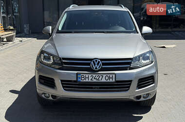 Позашляховик / Кросовер Volkswagen Touareg 2010 в Чернівцях