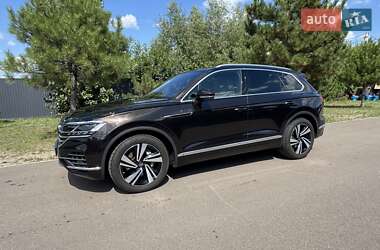 Внедорожник / Кроссовер Volkswagen Touareg 2022 в Киеве