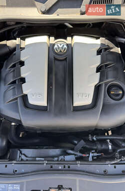 Внедорожник / Кроссовер Volkswagen Touareg 2007 в 