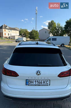 Внедорожник / Кроссовер Volkswagen Touareg 2018 в Подольске