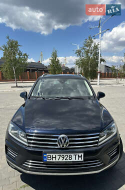 Внедорожник / Кроссовер Volkswagen Touareg 2016 в Измаиле