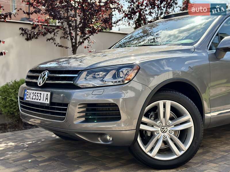 Позашляховик / Кросовер Volkswagen Touareg 2014 в Вінниці