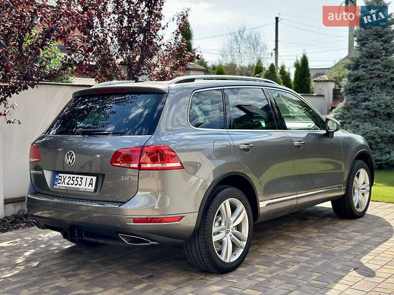 Позашляховик / Кросовер Volkswagen Touareg 2014 в Вінниці