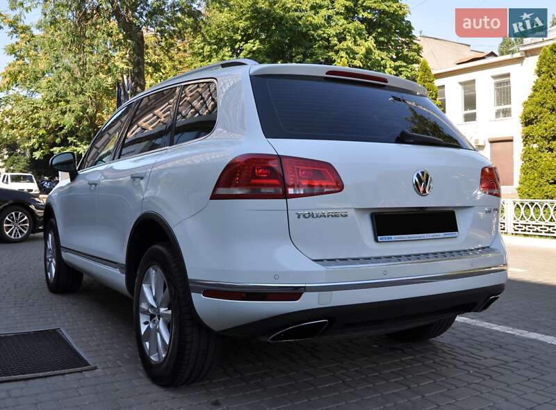 Внедорожник / Кроссовер Volkswagen Touareg 2016 в Одессе
