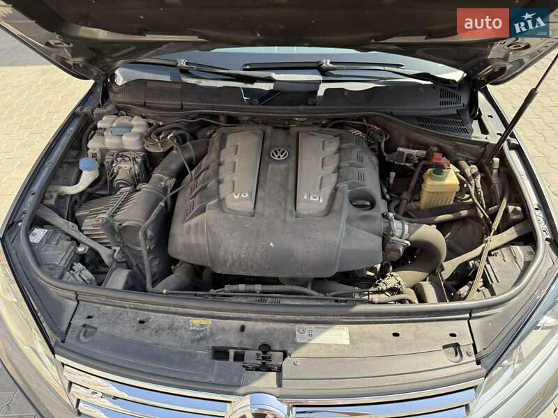 Внедорожник / Кроссовер Volkswagen Touareg 2016 в Одессе