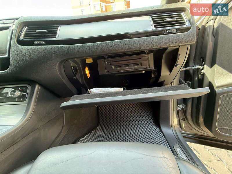 Внедорожник / Кроссовер Volkswagen Touareg 2016 в Одессе