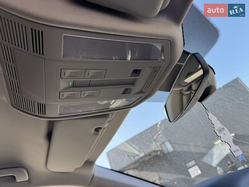 Внедорожник / Кроссовер Volkswagen Touareg 2019 в Тячеве