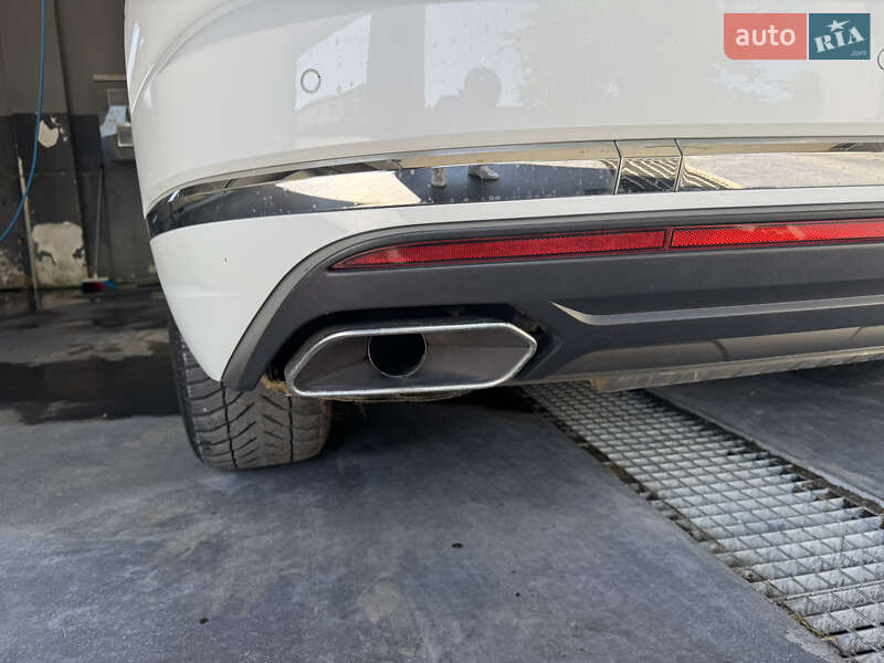 Внедорожник / Кроссовер Volkswagen Touareg 2019 в Тячеве